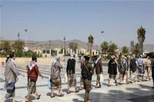 صحفي يهاجم آلية الحوثيين في إدارة ملف الأسرى ويصفها بالمساومات السياسية