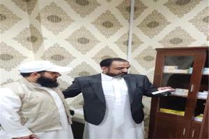 القرشي يراجع استعدادات الخدمات الصحية والتشغيلية لحجاج اليمن في المدينة المنورة