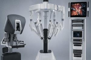جدل بين الجراحين حول استخدام الأنظمة الروبوتية في زراعة الرئة
