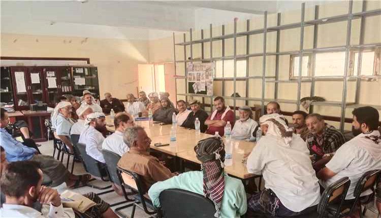 ردفان تبحث ترتيبات تسيير قافلة إمداد للجبهات