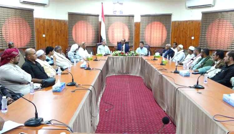 سيئون تقر تشكيل لجنة مشتركة لتعزيز الاستجابة الإنسانية