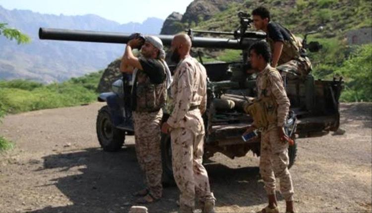 غارات تستهدف مواقع حوثية في عدة محافظات بالتزامن مع تصعيد عسكري واسع