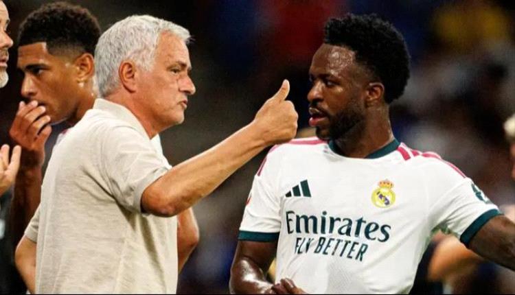 مورينيو يفاجئ جماهير ريال مدريد بتشكيلته أمام فياريال