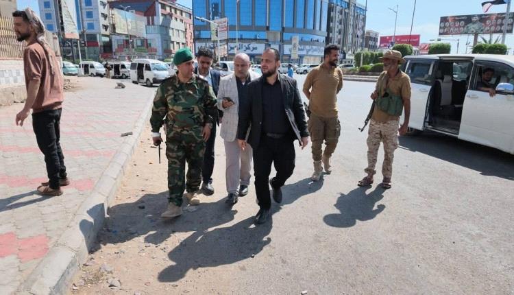الجعملاني واليزيدي ينفذان نزولاً ميدانياً لتنظيم محطات الأجرة ومواقف القاطرات بالمنصورة