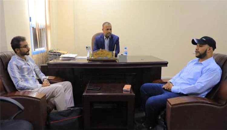 وكيل حضرموت يبحث مع حقوق الإنسان تعزيز الدعم المقدم للنازحين