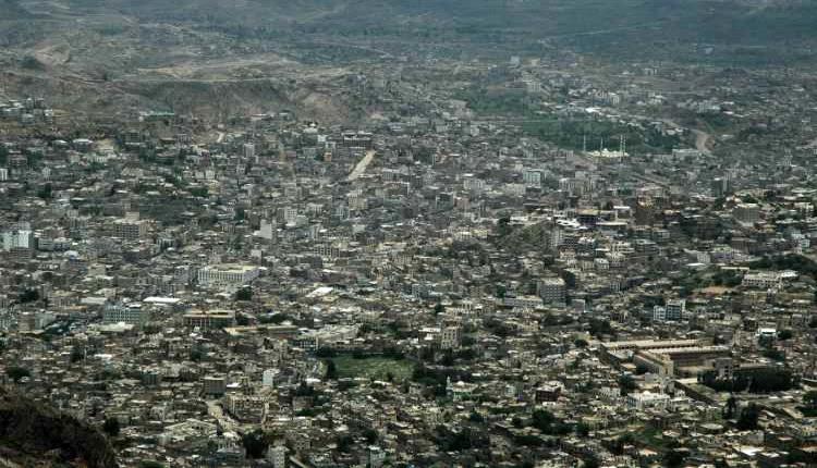 وزارة حقوق الإنسان تحذر من تفاقم الأزمة الإنسانية في تعز بسبب استمرار الحصار

