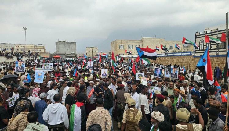 بالصور.. سقطرى تشهد مليونية حاشدة للتعبئة الشعبية احتفاءً بذكرى ثورة 14 أكتوبر