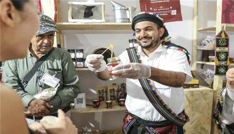 بن سميدع يضع العسل اليمني في الواجهة الدولية.. حكاية منتج يحمل هوية وطن