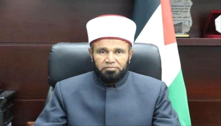 استقالة وزير الأوقاف الفلسطيني عقب جدل واسع بسبب فيديو «السبحة والماء