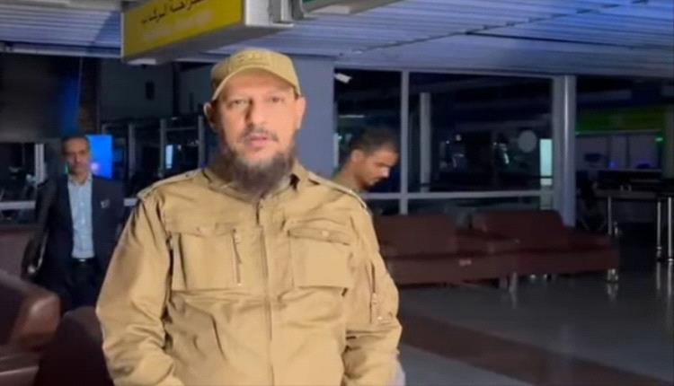 
محافظ عدن يتفقد مطار عدن الدولي عقب الاستهداف الصاروخي الحوثي ويوجه بإيواء المسافرين