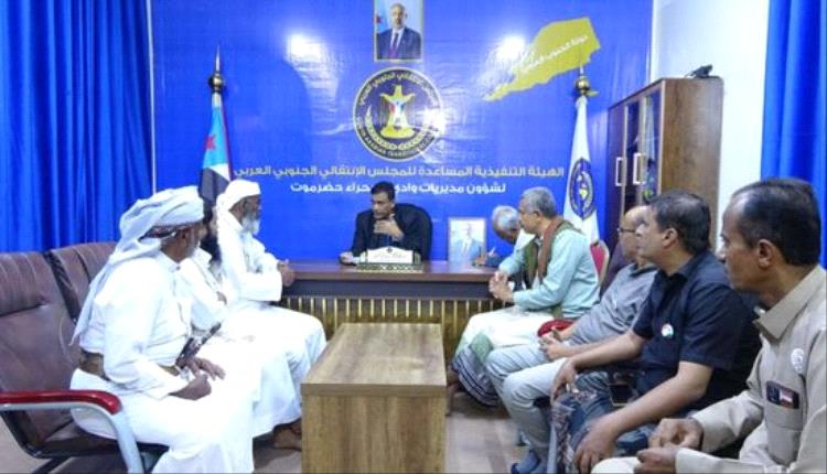 التميمي يتابع إجراءات التسجيل في برنامج التعبئة العامة بمديرية السوم