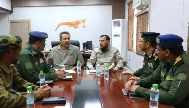 محافظا عدن ولحج يبحثان رفع الجاهزية الأمنية ومواجهة مخططات الحوثيين