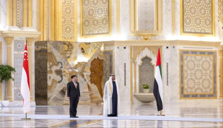 محمد بن زايد ورئيس وزراء سنغافورة يبحثان توسيع الشراكة في الاقتصاد والتكنولوجيا والطاقة