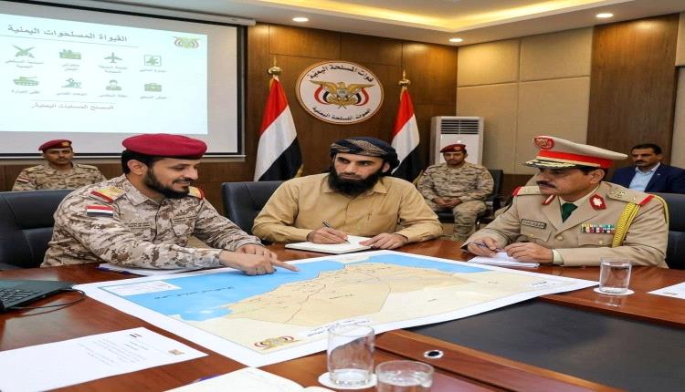 أنباء عن لقاء عسكري في عدن لمناقشة ترتيبات فك حصار تعز