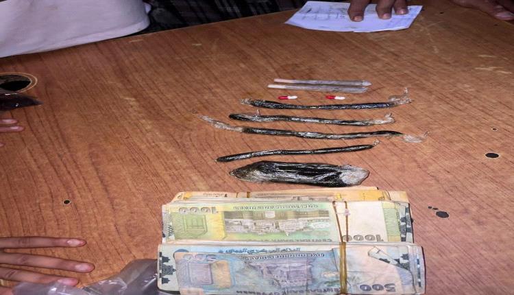الإطاحة بخلية لتجارة الحشيش في التواهي بقيادة الضابط العقربي
