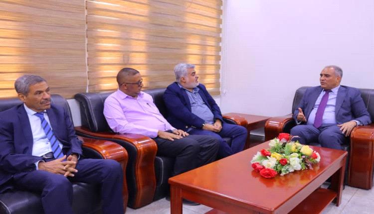 وزير التربية والتعليم يبحث مع نائب وزير التخطيط تعزيز الدعم للمشاريع التعليمية