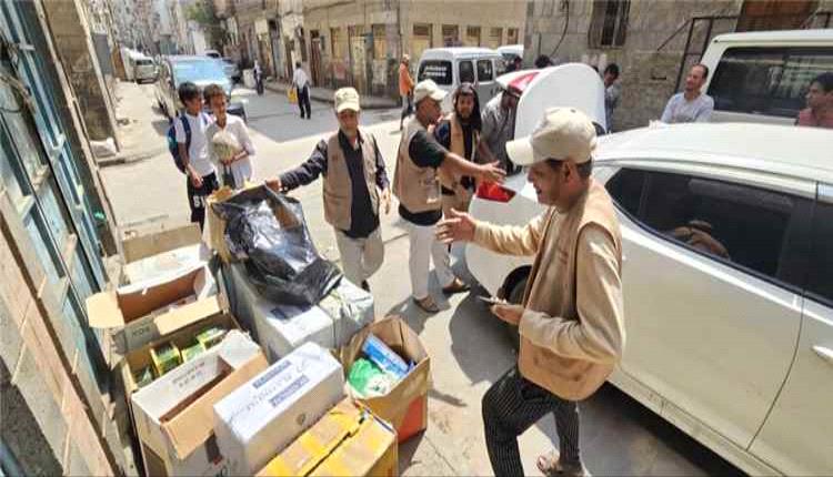 حملة رقابية في التواهي تضبط سجائر و«شمة الحوت» مهربة