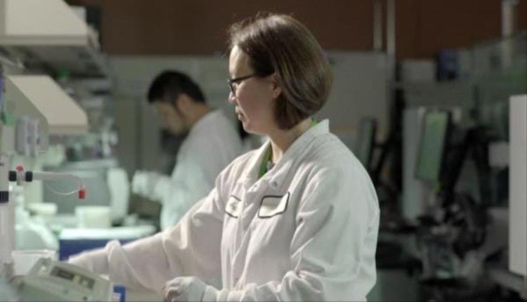 لقاح شخصي بتقنية mRNA يخفض خطر عودة سرطان الجلد بنسبة 42%