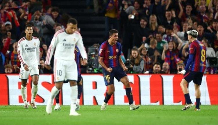 تقارير: رودري غاضب من لاعبي برشلونة بعد خسارة الكلاسيكو