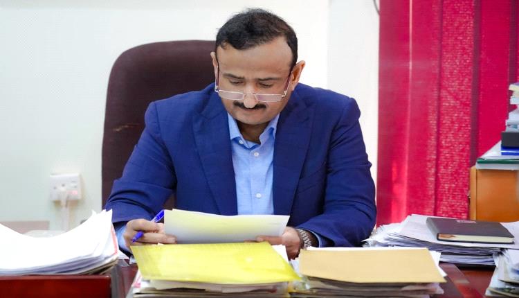 المحافظ بن الوزير يطلع على آليات تنفيذ المسح الزراعي (من باب المزرعة) بشبوة