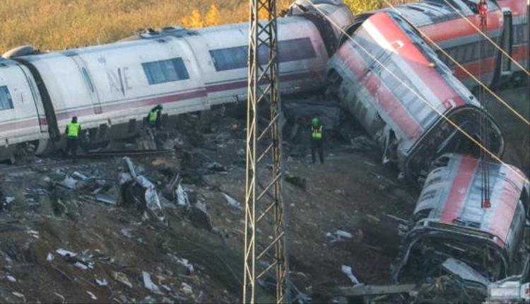 إسبانيا تعلن الحداد الوطني ثلاثة أيام بعد مصرع 68 شخصاً في تصادم قطارين