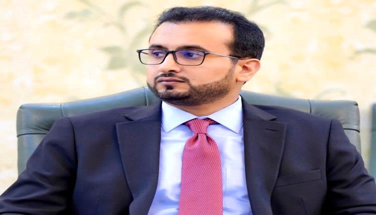 وزير الخدمة المدنية يوجّه بإعداد كشوفات رواتب ثلاثة أشهر للمبعدين الجنوبيين المدنيين