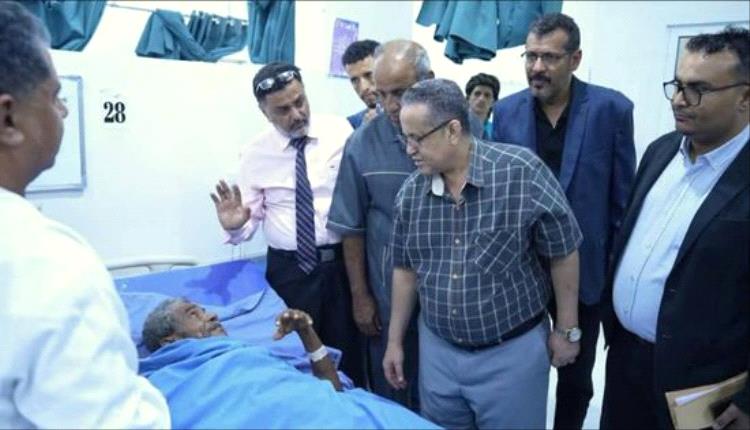 الحالمي يتفقد جرحى القوات الجنوبية في مستشفى عبود العسكري بالعاصمة عدن