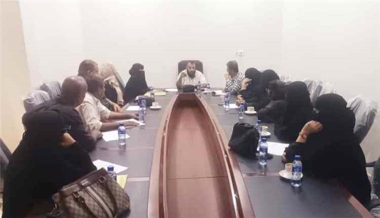 مدير عام التواهي يستعرض مخرجات لجنة تنظيم العمل بمركز الفتح الطبي