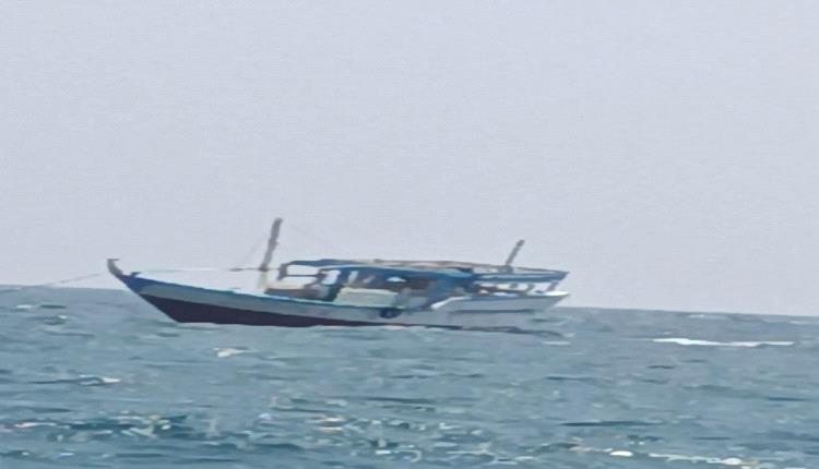 نجاة بأعجوبة.. إنقاذ طاقم "ضياء 2" بعد انجرافه في بحر شبوة