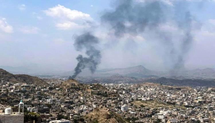 السلطة المحلية في تعز تطالب بتحقيق في بلاغات عن قذائف يُشتبه باحتوائها على مواد سامة