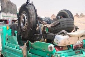 مصرع 10 أشخاص وإصابة 4 آخرين إثر سقوط شاحنة من منحدر في بوليفيا