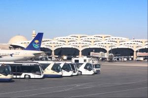 حجوزاتهم ورحلاتهم قبل التوجه إلى المطار
