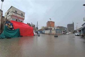 أمطار غزيرة تضرب المهرة وتوقعات بامتداد المنخفض الجوي إلى حضرموت
