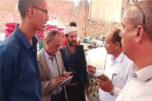 تعز.. حملة رقابية ترصد مخالفات في أسعار الخضروات والفواكه وتحيل التجار للنيابة