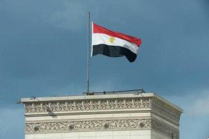 مصر تدين الهجمات على مطاري أبها والملك خالد وتعلن تضامنها مع السعودية