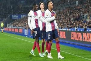 رين يعتلي صدارة الدوري الفرنسي بثلاثية نظيفة أمام ستراسبورج