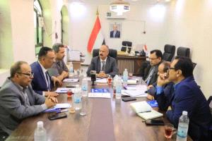 لجنة حكومية تقرّ تنظيم المنافذ البحرية وتشديد الرقابة على التهريب