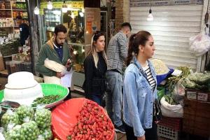 الحرب والتضخم يفاقمان الأزمة المعيشية في إيران وسط تصاعد التذمر الشعبي