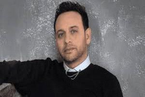 مصطفى قمر يعلن وفاة أحد أقاربه وزوج شقيقته
