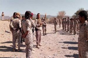 قائد محور عتق يتفقد مواقع القوات في مرخة العليا بشبوة
