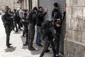 حملة مداهمات واعتقالات واسعة في قرى شمال غربي القدس