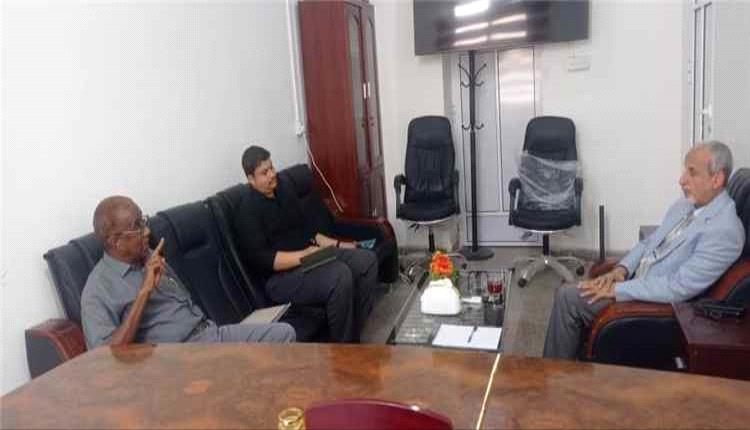 الشبحي يناقش مع مسؤولي الصحة بالمهرة أبرز التحديات واحتياجات القطاع