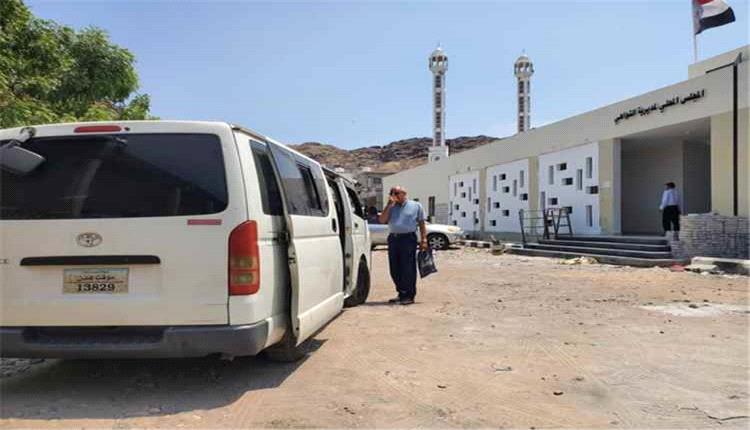 مبادرة في التواهي لتأمين نقل موظفي المجلس المحلي