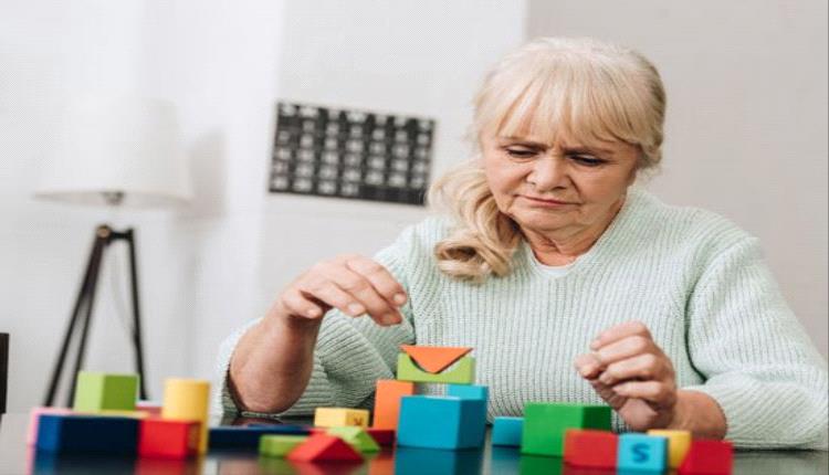 باحثون يرصدون بداية تراجع الذاكرة منذ منتصف العمر