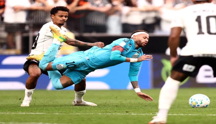 نيمار ينتقد أرضية ملعب سانتوس بعد الخسارة من بالميراس في كأس البرازيل