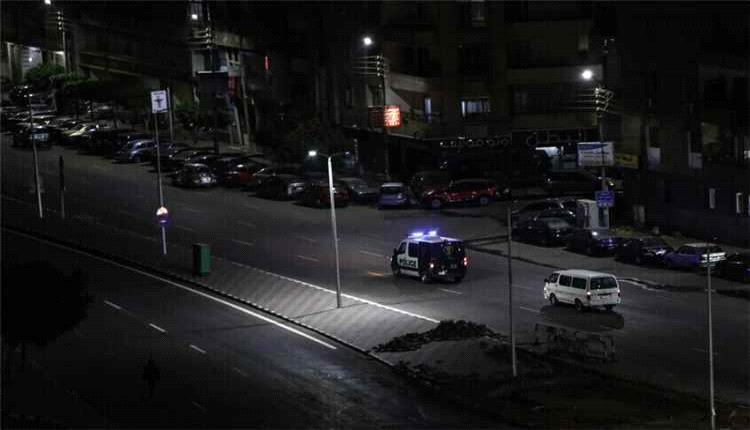 العثور على طفلتين مقتولتين داخل حقيبتي سفر.. والاشتباه يكشف فاجعة مروعة
