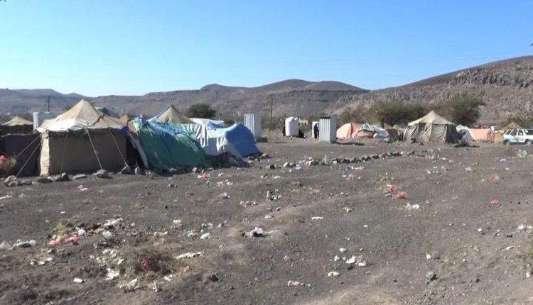 نزوح 540 أسرة جراء قصف حوثي على مناطق سكنية بالحديدة