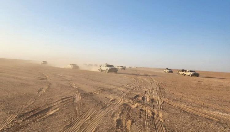 القوات الحكومية تتقدم شرق الحزم وتقطع خطوط إمداد الحوثيين في الجوف