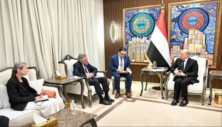العليمي للاتحاد الأوروبي: لن نسمح بتحويل باب المندب إلى هرمز آخر أو اليمن إلى منصة ابتزاز إيرانية
