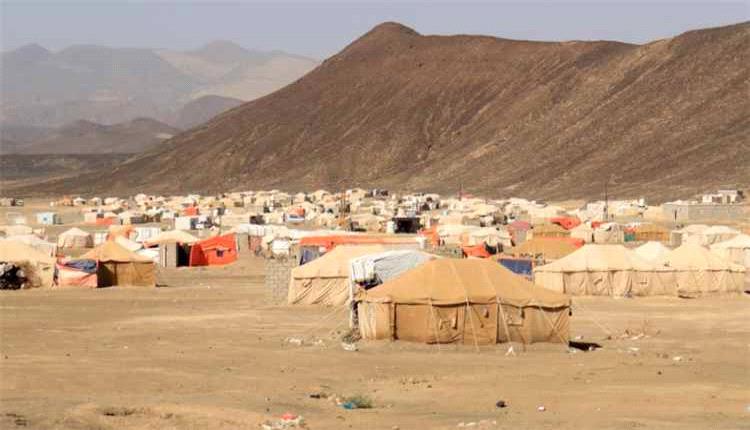 مقتل 3 وإصابة 9 في قصف حوثي طال نازحين بمفرق حريب